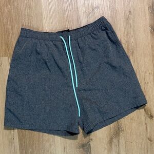 Huk lined volley shorts in volcanic ash men’s size medium